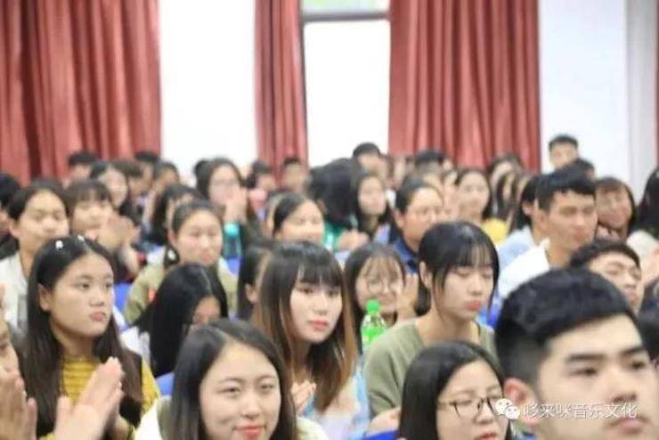 狗万艺术家朱楣巡讲《练琴的艺术》——安阳、濮阳站完美落幕