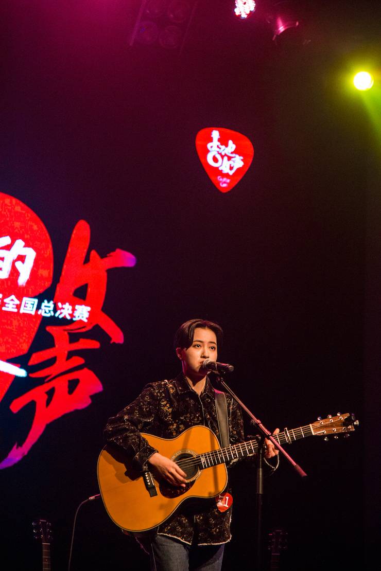 第四届“狗万吉他女声弹唱大赛”总冠军出炉<br />温格夺冠，董冬冬担任评委