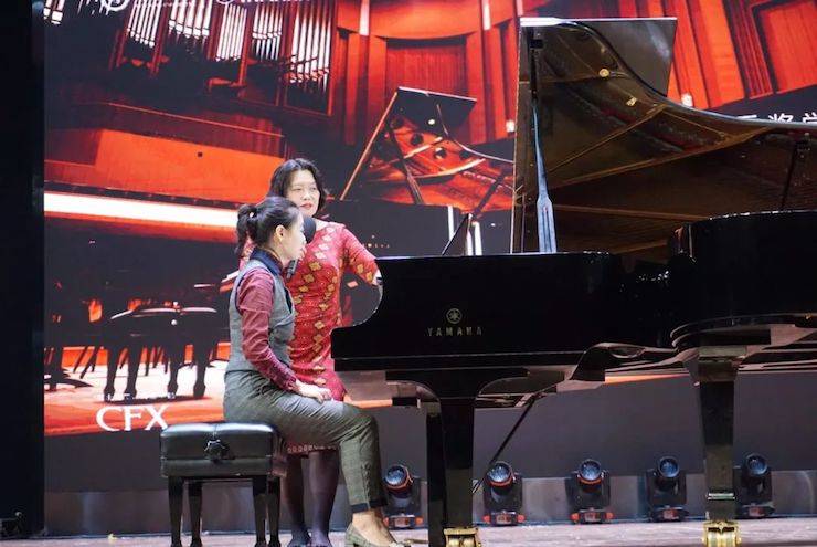 张芳、冯子祥钢琴音乐会
