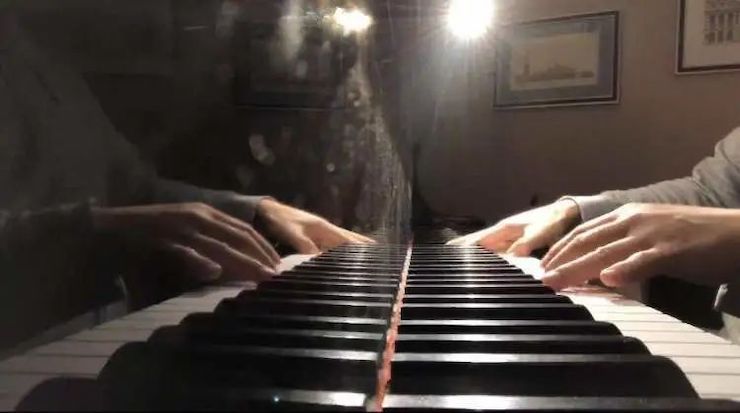 宋思衡的“宅抗疫” | 挑战主播、筹集口罩、闭关作曲，这位取消了20场演出的钢琴家原来这么忙！